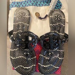 Tory Burch black/ivory size 7